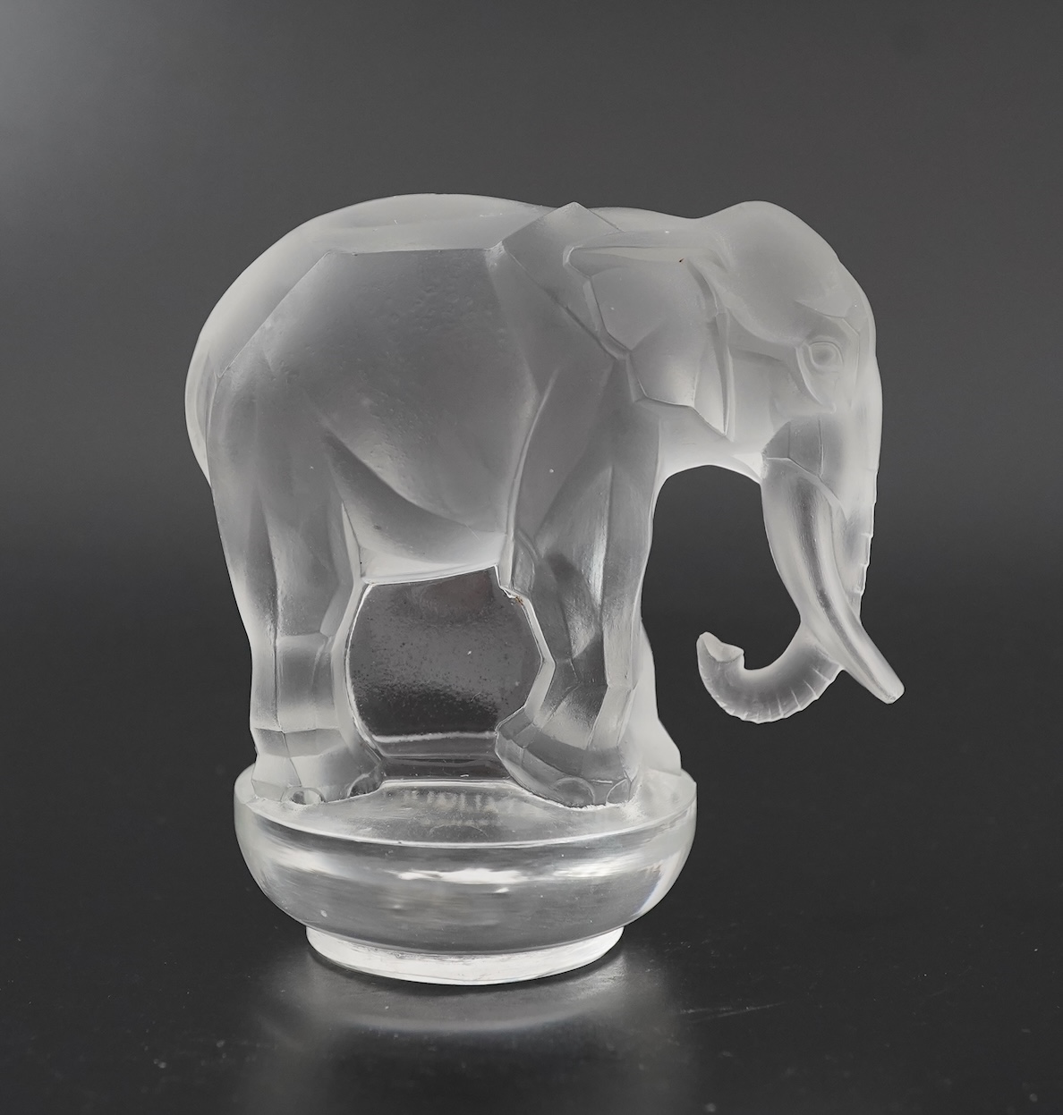 Lalique: A 'Toby Éléphant' presse-papiers/paperweight